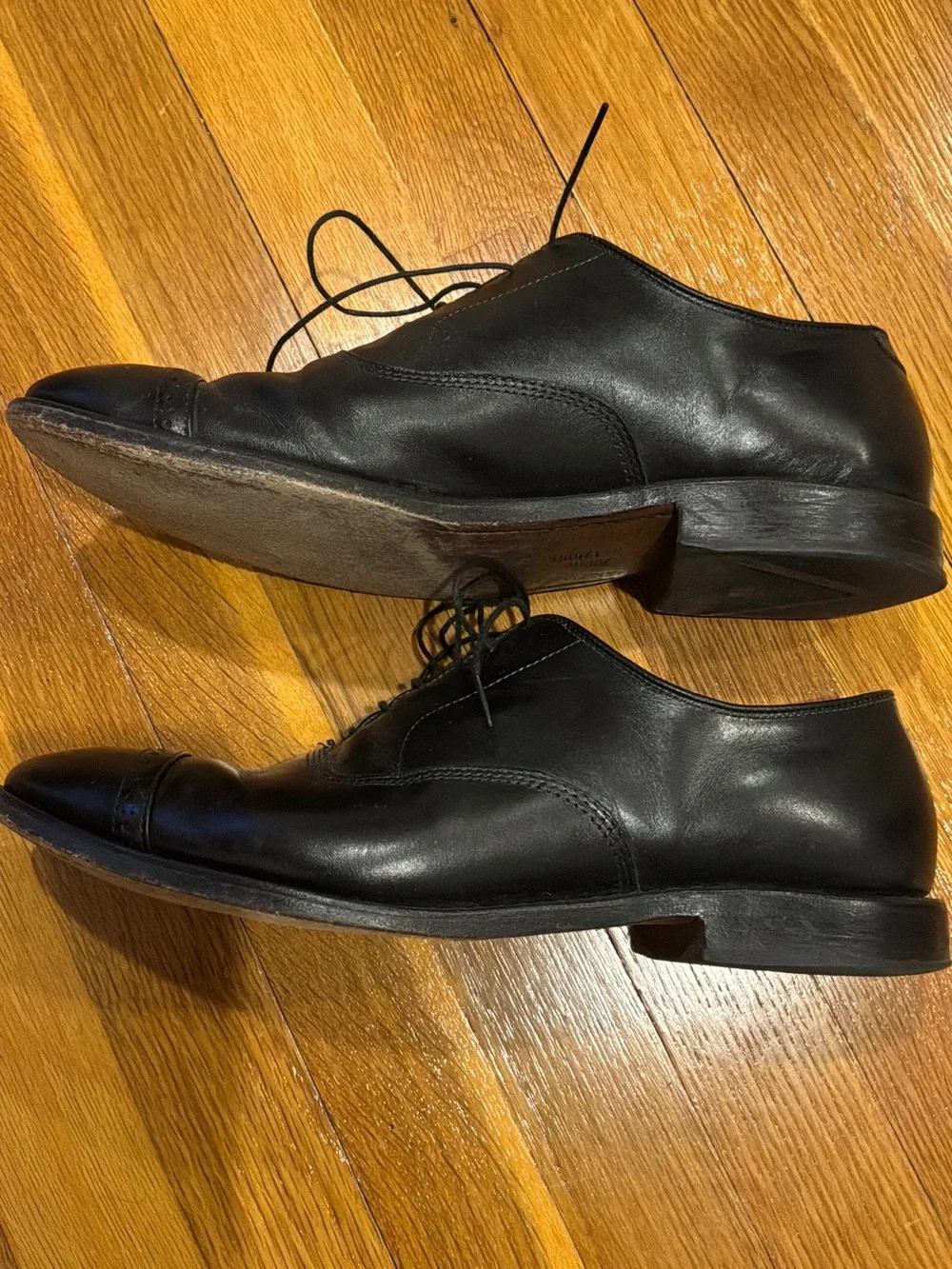 Allen Edmonds Fifth Avenue — Black Cap Toe Oxford (Size 9.5 E)